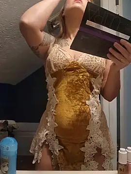 NicolePearl online show from March 18, 1:10 am