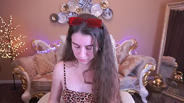 LittleJulii online show from March 19, 4:33 pm