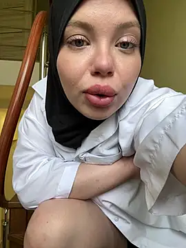 RedheadQueen  online show from June 3, 2:33 pm