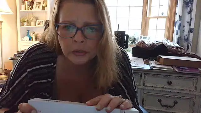 Stickywethoney online show from April 1, 1:41 pm