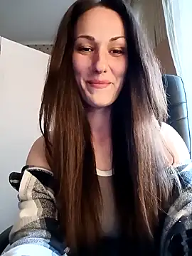 LunaCrystall online show from April 11, 3:59 pm