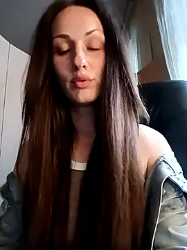 LunaCrystall online show from April 13, 4:19 pm