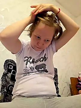  LOLA-LOLA  online show from April 11, 4:10 pm