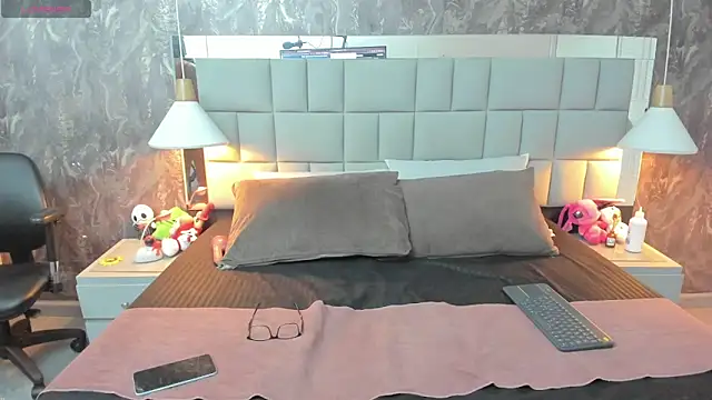 emhavega online show from April 7, 1:57 pm