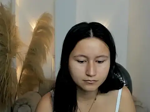 isabella grace18 online show from April 10, 1:50 pm