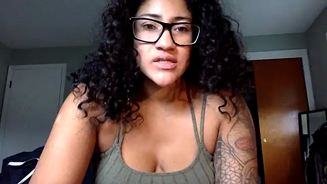 LatinaLoka online show from March 22, 2:01 pm