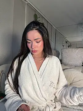 amy  laurie online show from April 15, 11:27 pm