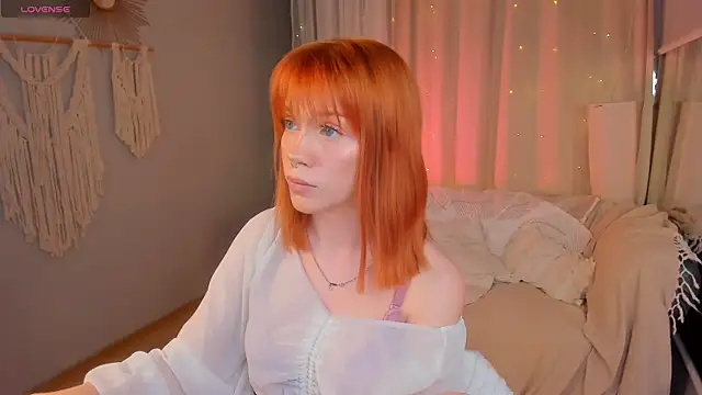 lisa sunny  online show from April 15, 4:29 pm