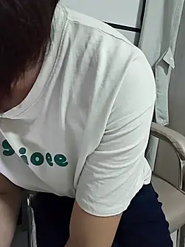 zxc81830 online show from April 9, 1:05 pm