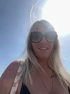 AtomBlondy online show from April 13, 11:44 am