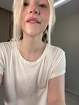 KittiLin online show from April 8, 9:39 pm