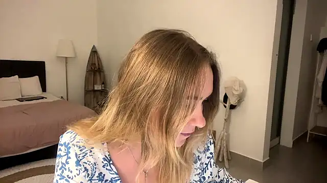 RoxyWet online show from March 24, 10:15 pm