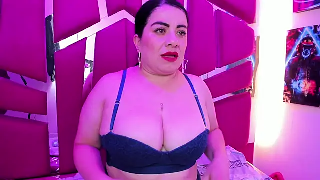Emilyy Moon  online show from June 5, 6:52 am