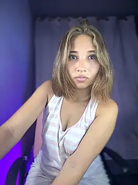 iamkyliewest online show from April 12, 4:48 am