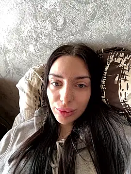 MishellKins online show from April 12, 9:01 am