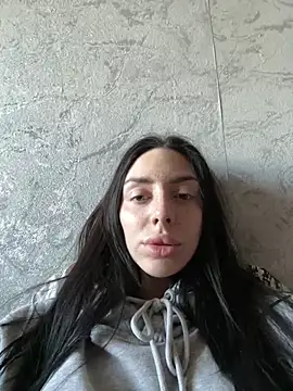 MishellKins online show from March 23, 2:01 pm