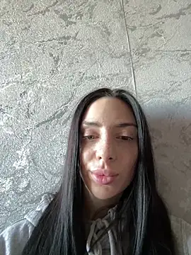 MishellKins online show from March 22, 1:50 pm