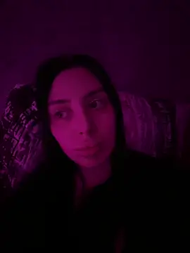 MishellKins online show from April 8, 5:04 pm