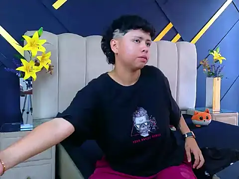 NikiEvanz online show from April 8, 7:38 pm