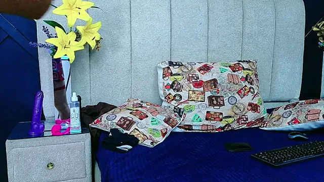 NikiEvanz online show from April 12, 7:55 am