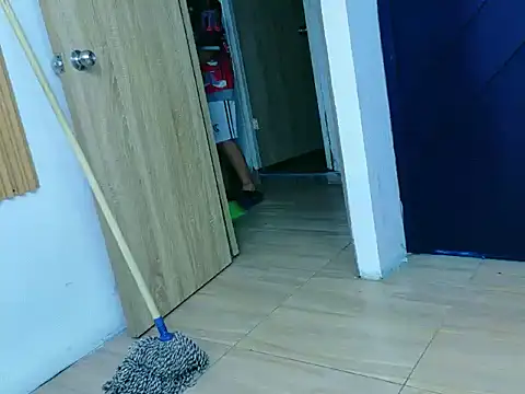 NikiEvanz online show from April 14, 8:14 am