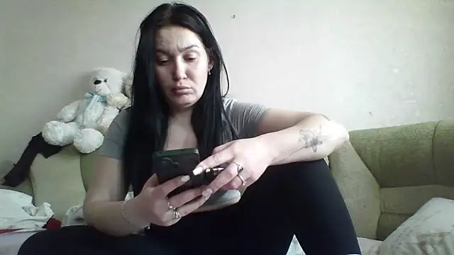 LindaDoll99 online show from April 1, 8:04 am