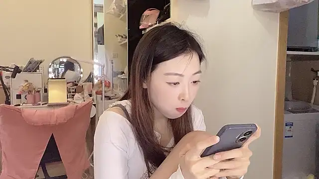 Lucky guoguo1 online show from April 5, 7:57 pm