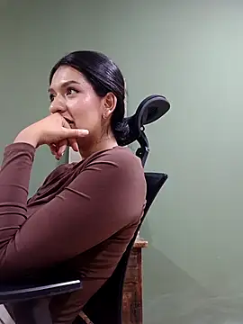 FiorellaLan online show from April 13, 9:37 pm