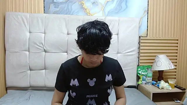 mauren icarus online show from April 9, 7:30 pm