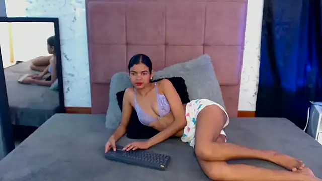 Daniela Lunax online show from May 5, 4:21 pm