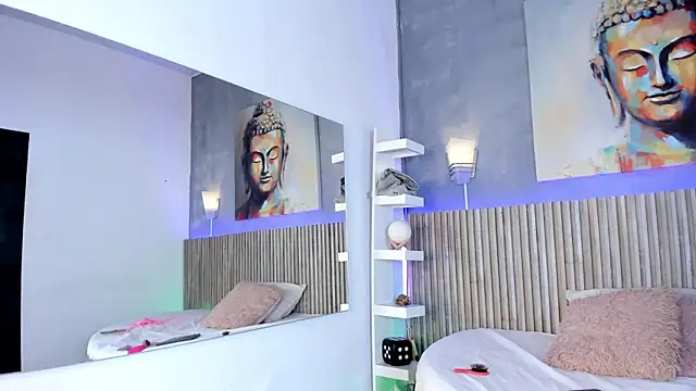 Kira Voss online show from April 14, 9:15 pm