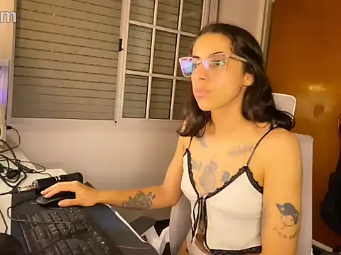 Poison Ivy 29 online show from April 2, 2:53 am