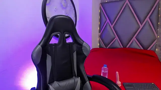 Lizz myers online show from March 31, 8:09 pm