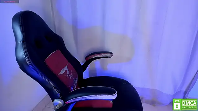 selena  smith1 online show from April 12, 7:55 am