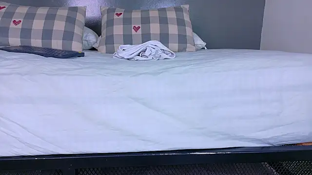 TaniaTaylor   online show from March 24, 12:10 pm