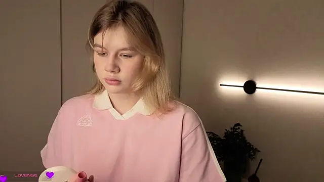 AureliaAngel online show from April 8, 3:30 am