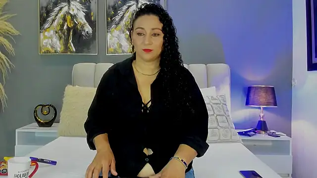 VaniaRouse online show from April 8, 2:08 pm