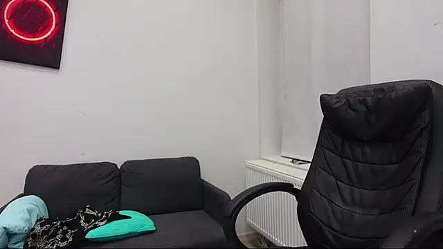 Nicky Diam online show from April 4, 6:29 pm