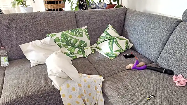 crystalmery online show from March 18, 11:48 am