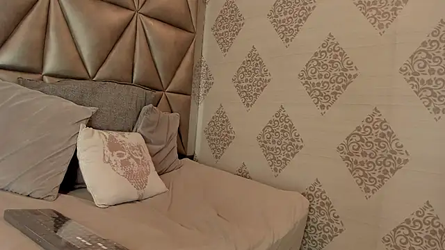 Escarleth Fox online show from April 7, 12:40 pm