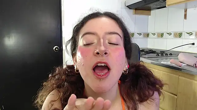 justkarlitaa online show from March 19, 12:31 pm