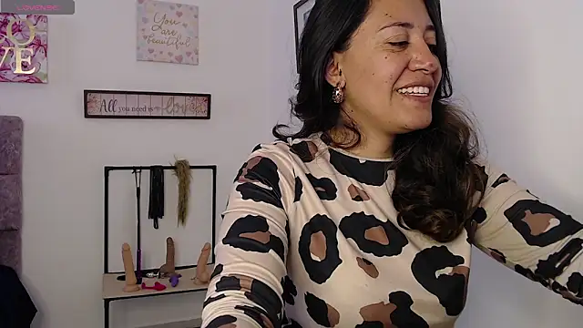 violeta scott online show from April 13, 1:23 pm