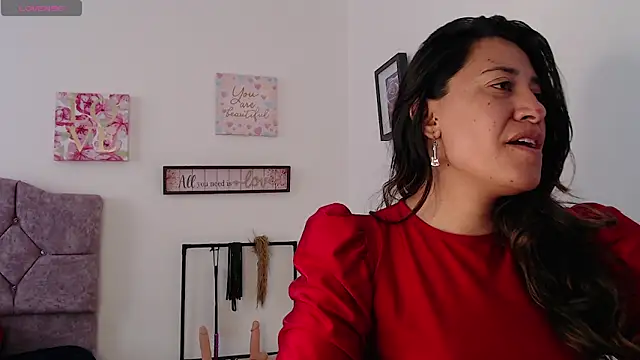 violeta scott online show from April 14, 1:44 pm