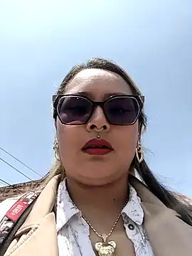 annie 27 online show from April 4, 4:17 pm