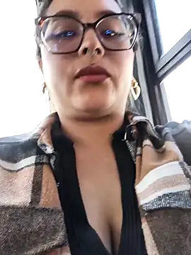 annie 27 online show from March 19, 4:22 pm