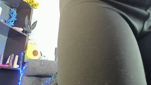 ItsAmara online show from April 9, 1:16 pm