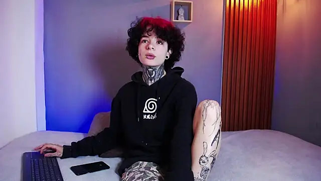 JuneBlake  online show from April 9, 2:00 pm