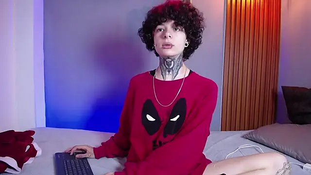 JuneBlake  online show from April 10, 2:01 pm