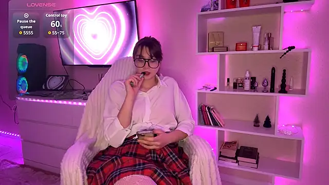 Olivia 132 online show from April 10, 7:42 pm