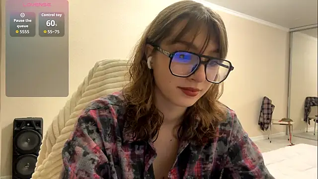 Olivia 132 online show from March 27, 5:24 pm